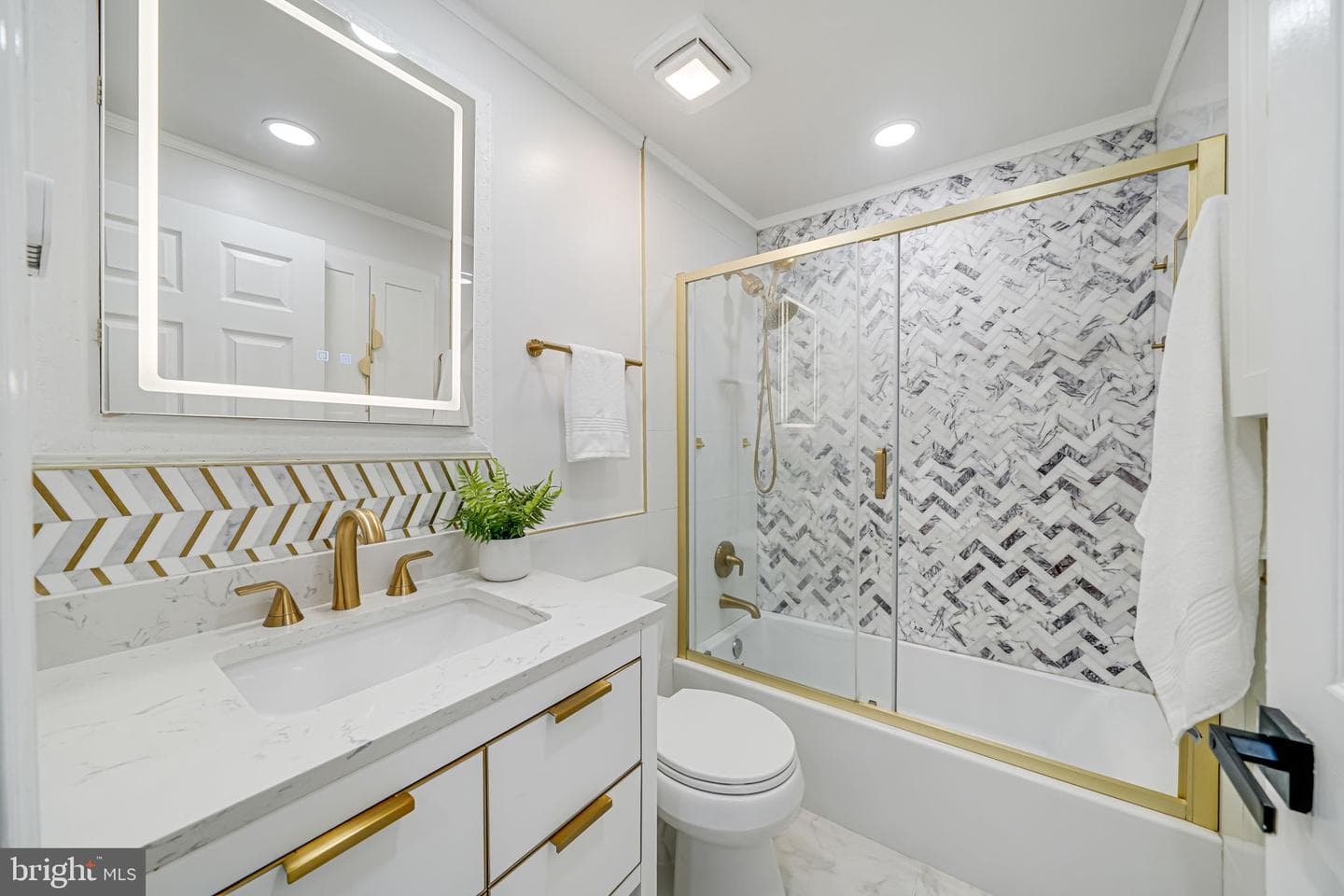 8234 Crestmont Circle photo 18