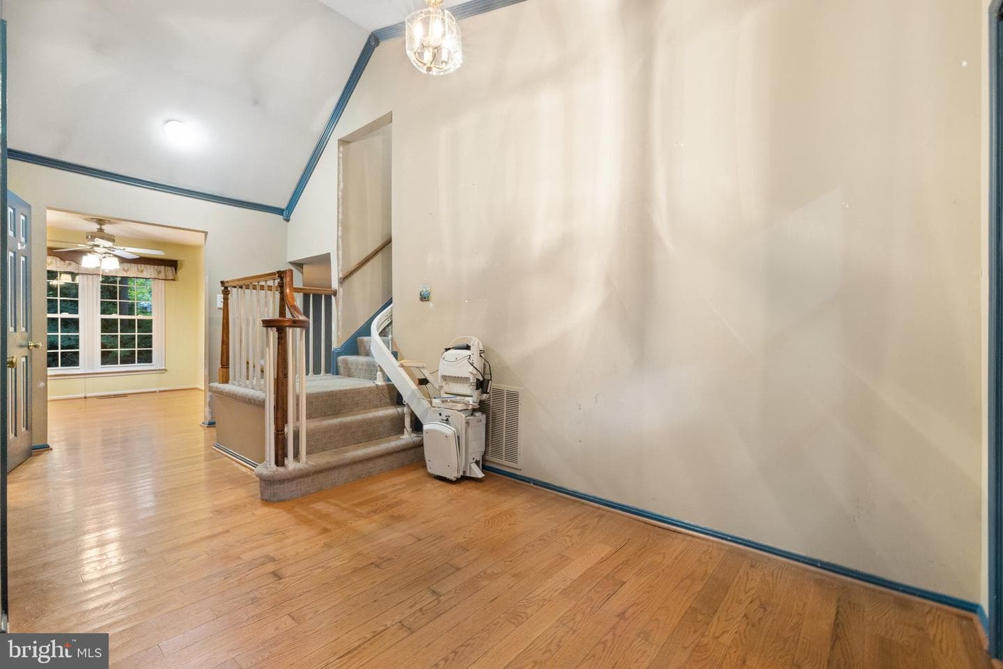 9866 Natick Road photo 5