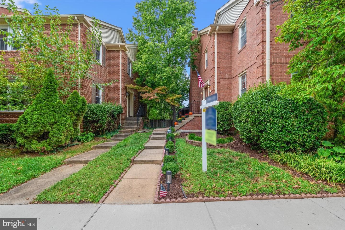 8218 La Faye Court photo 3