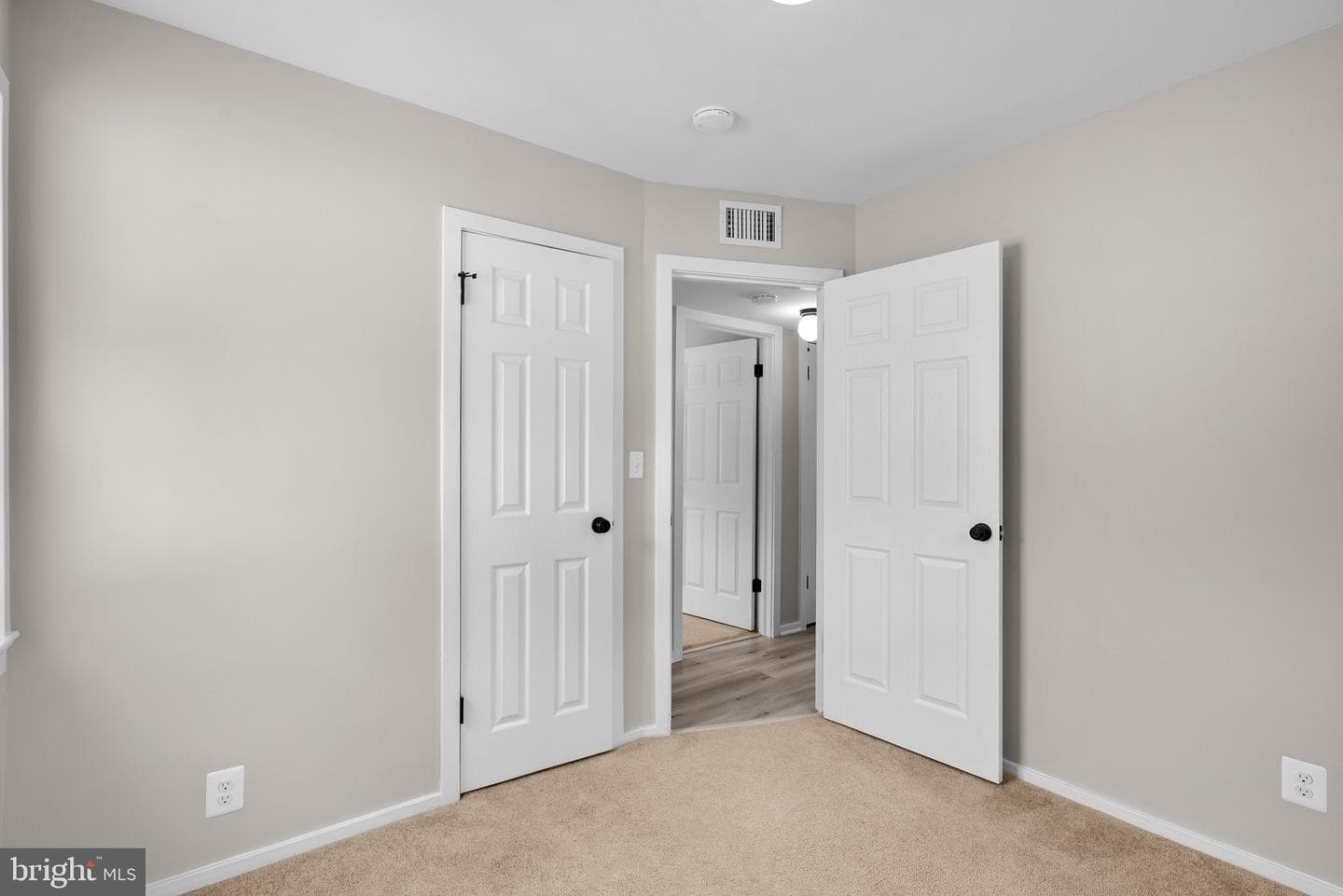 5652 Kathryn Street photo 15