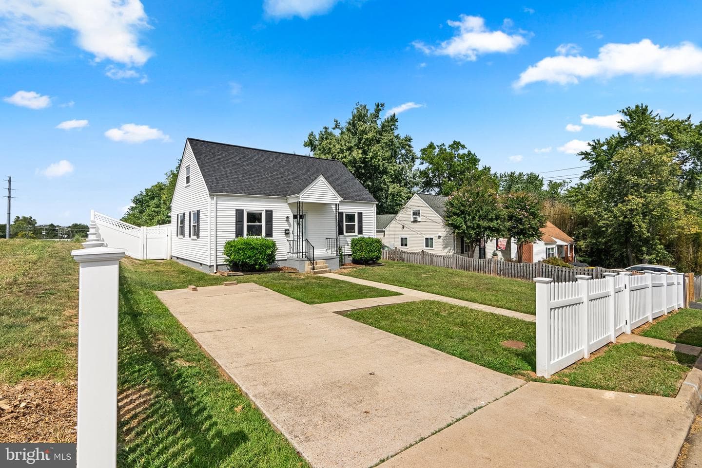 5652 Kathryn Street photo 3