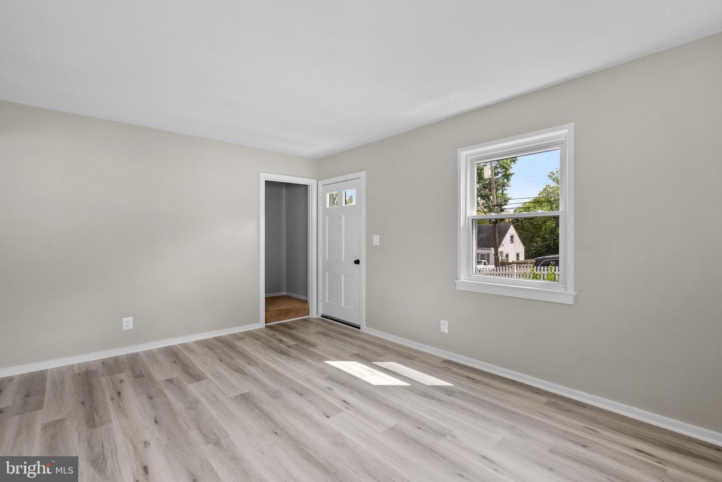 5652 Kathryn Street photo 6