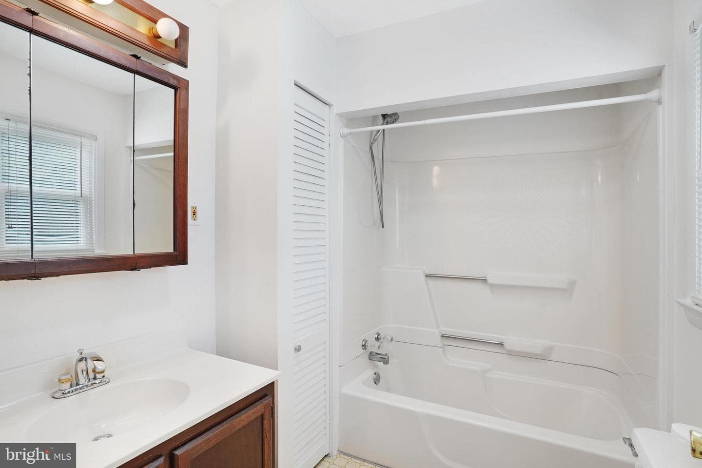 13826 Eames Avenue photo 26