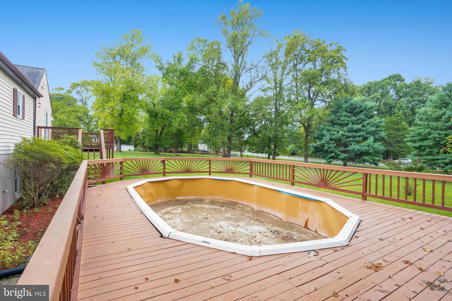 13826 Eames Avenue photo 28