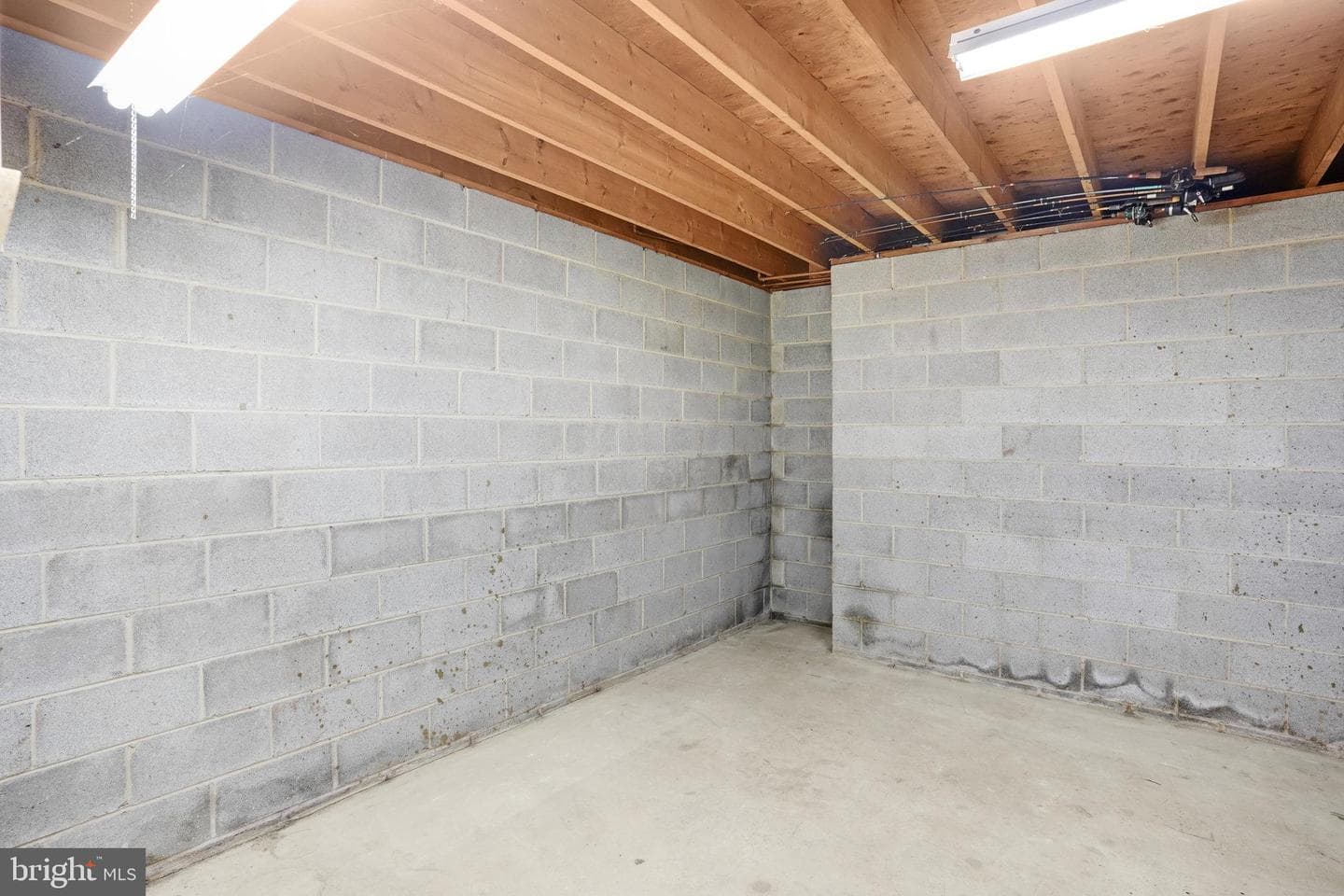 13826 Eames Avenue photo 9