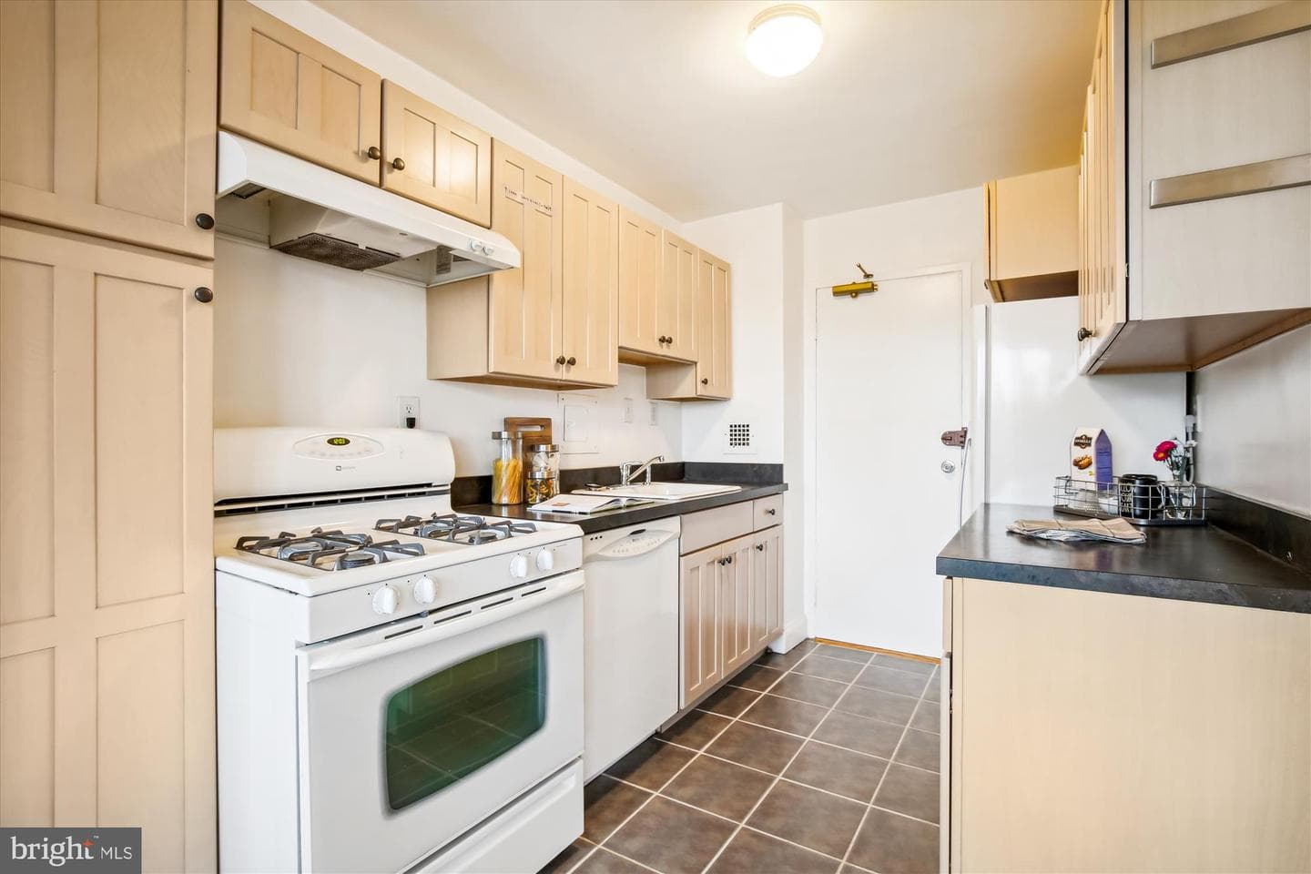 6641 Wakefield Drive #610 photo 9