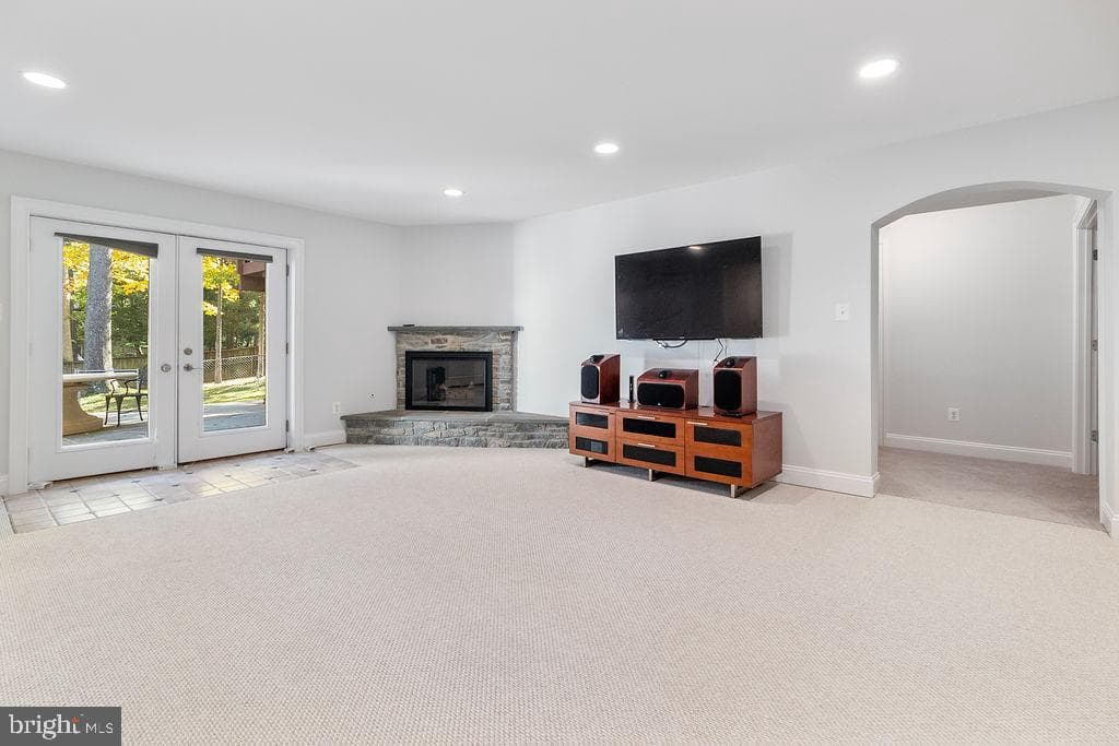 1015 Shipman Lane photo 32