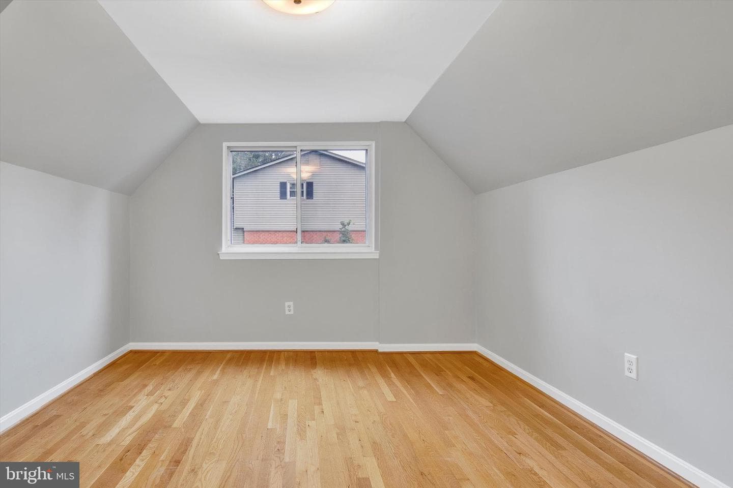 8517 Parliament Drive photo 27