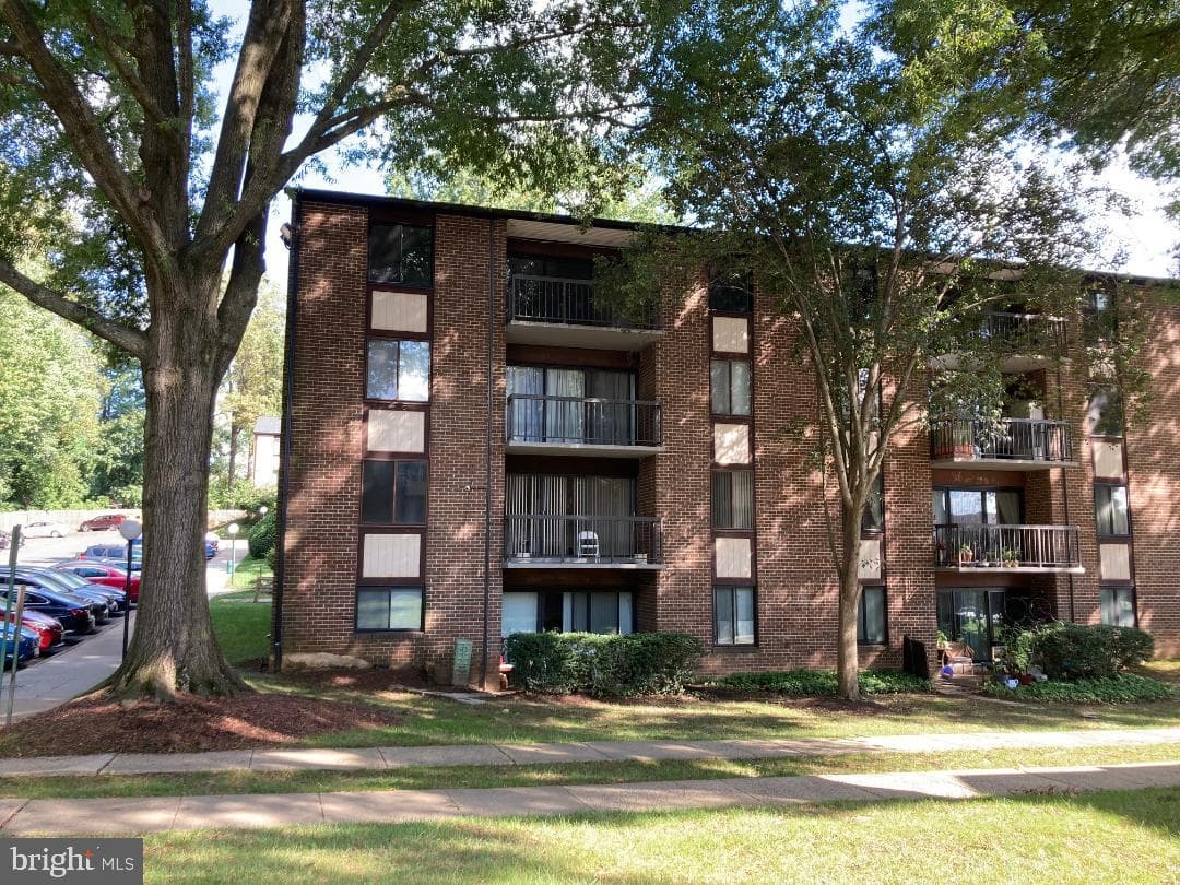 9708 Kingsbridge Drive #303 photo 1