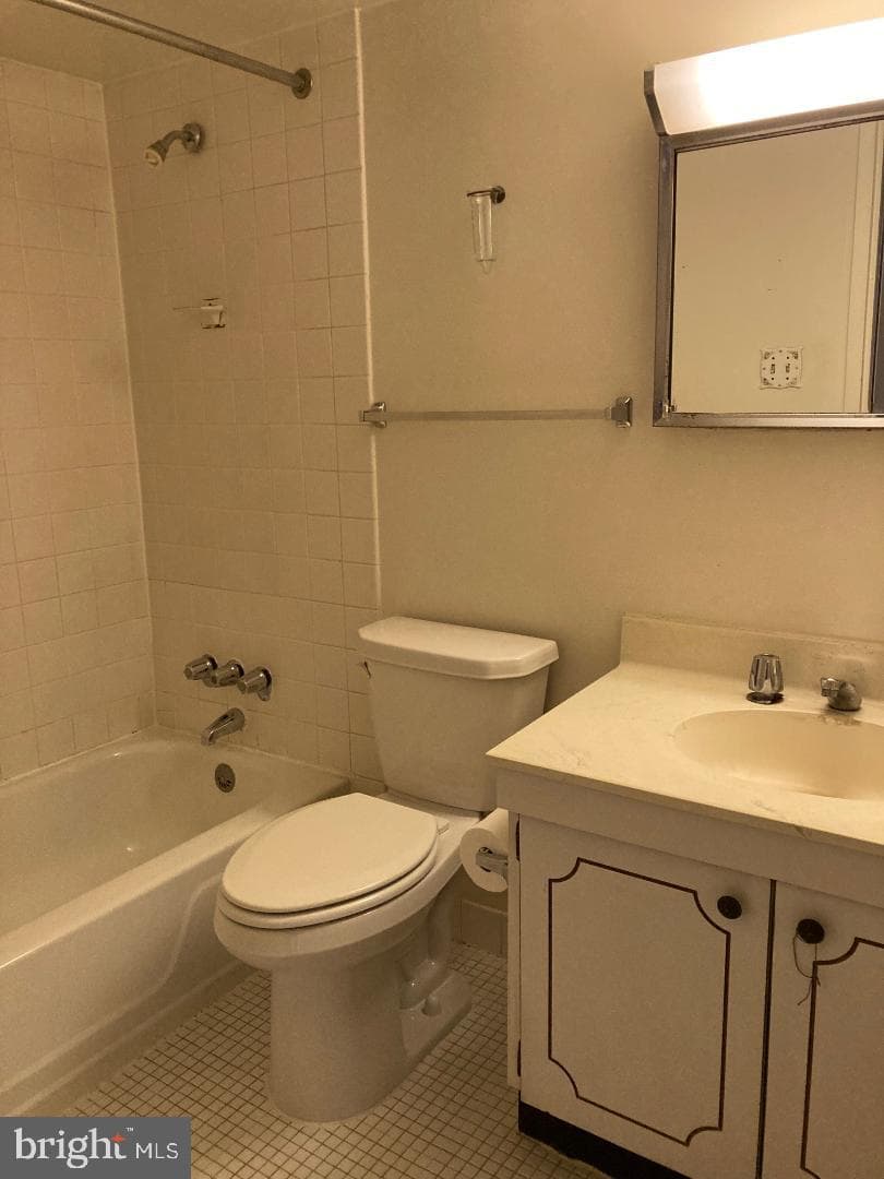 9708 Kingsbridge Drive #303 photo 12