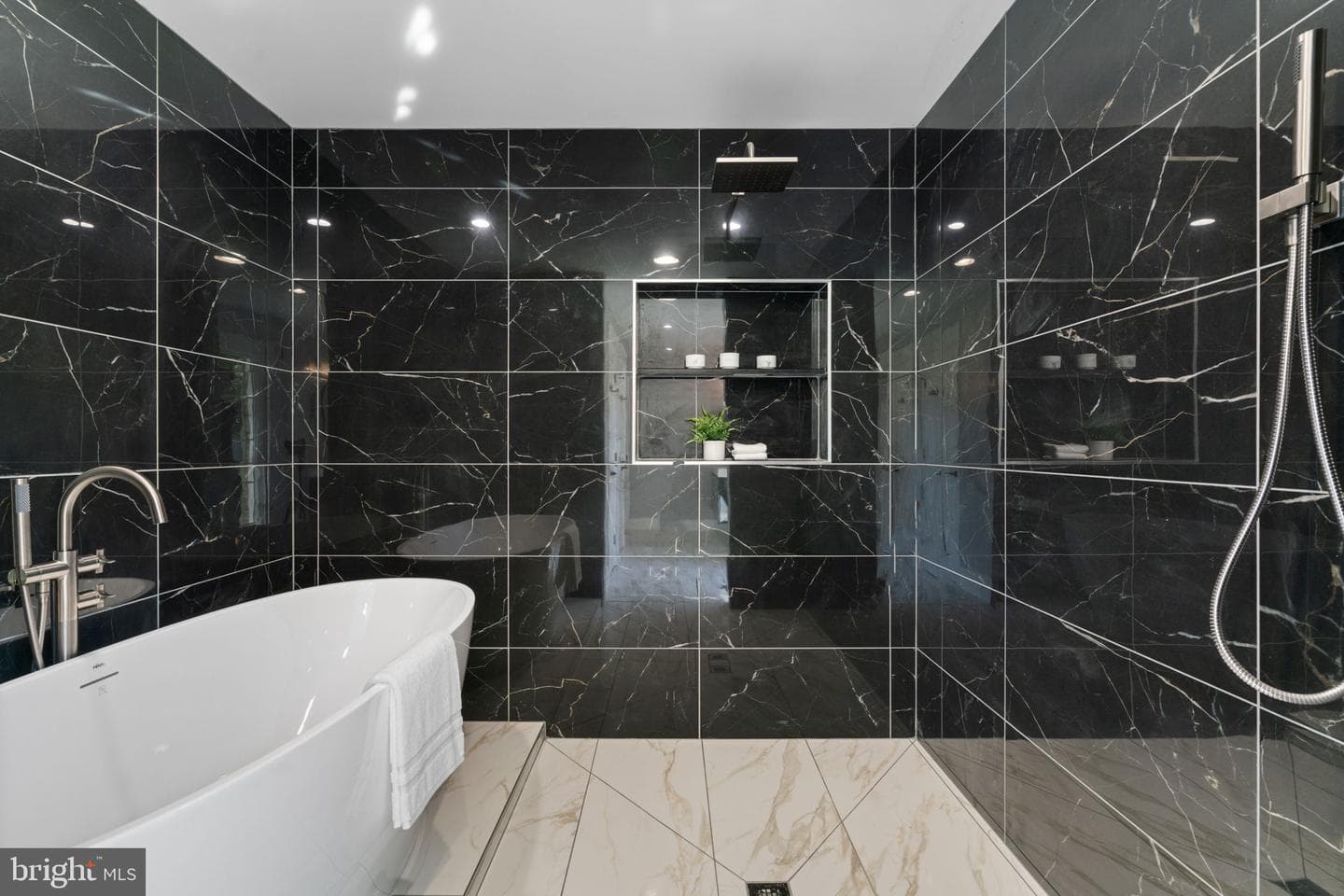 9516 Ferry Harbour Court photo 28
