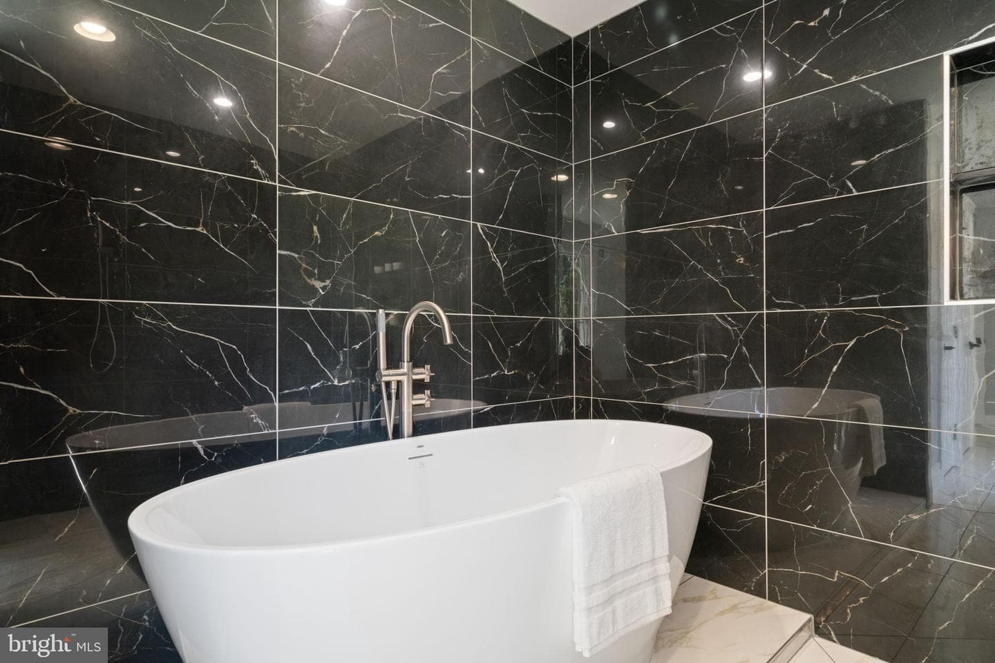 9516 Ferry Harbour Court photo 29