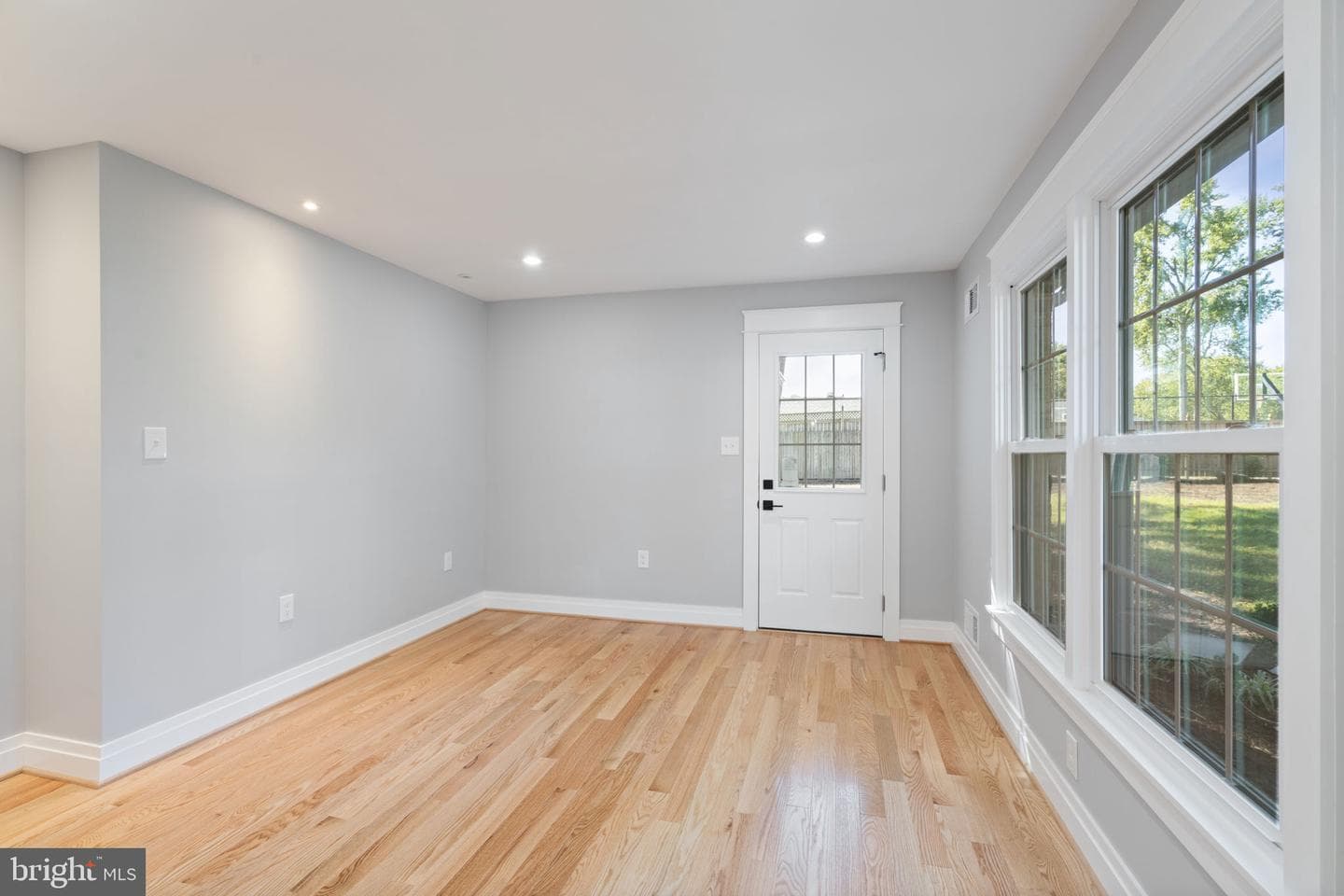 9516 Ferry Harbour Court photo 34