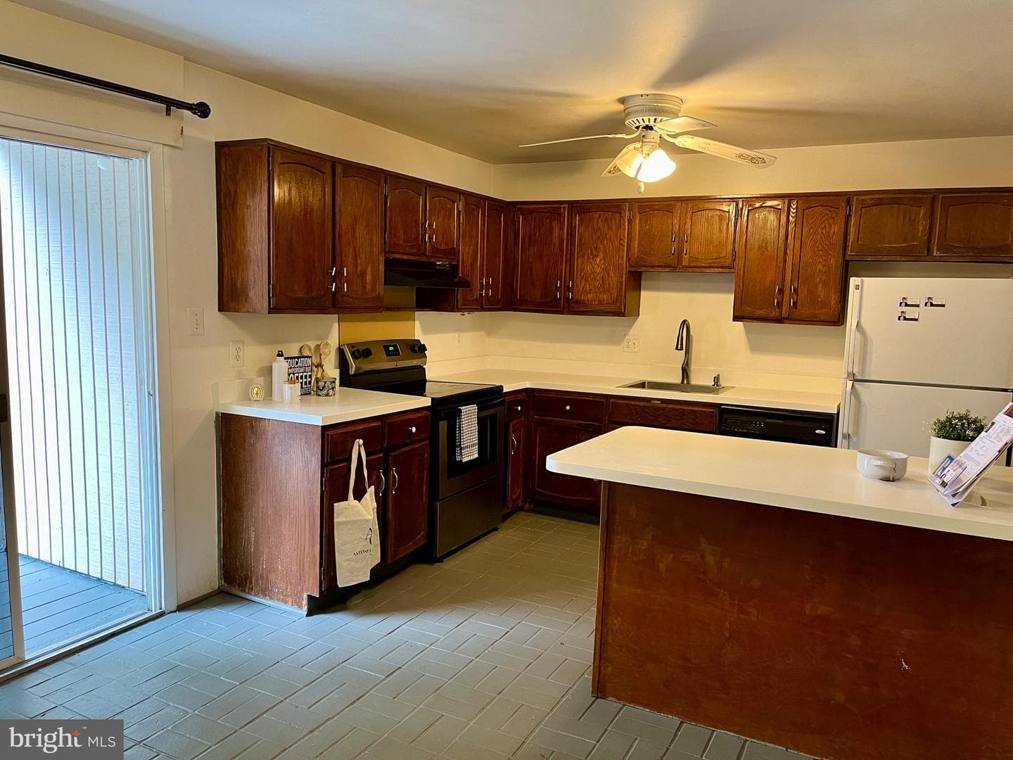 1189 Dublin Place photo 3