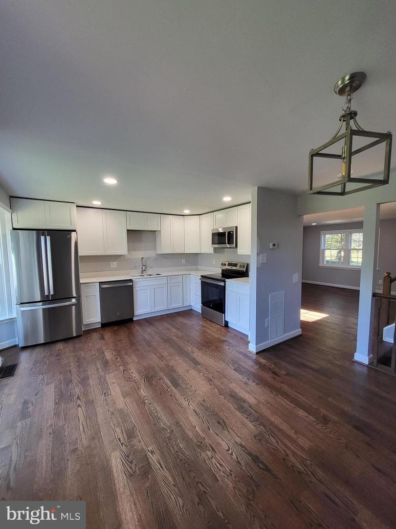 7349 Crestleigh Circle photo 4