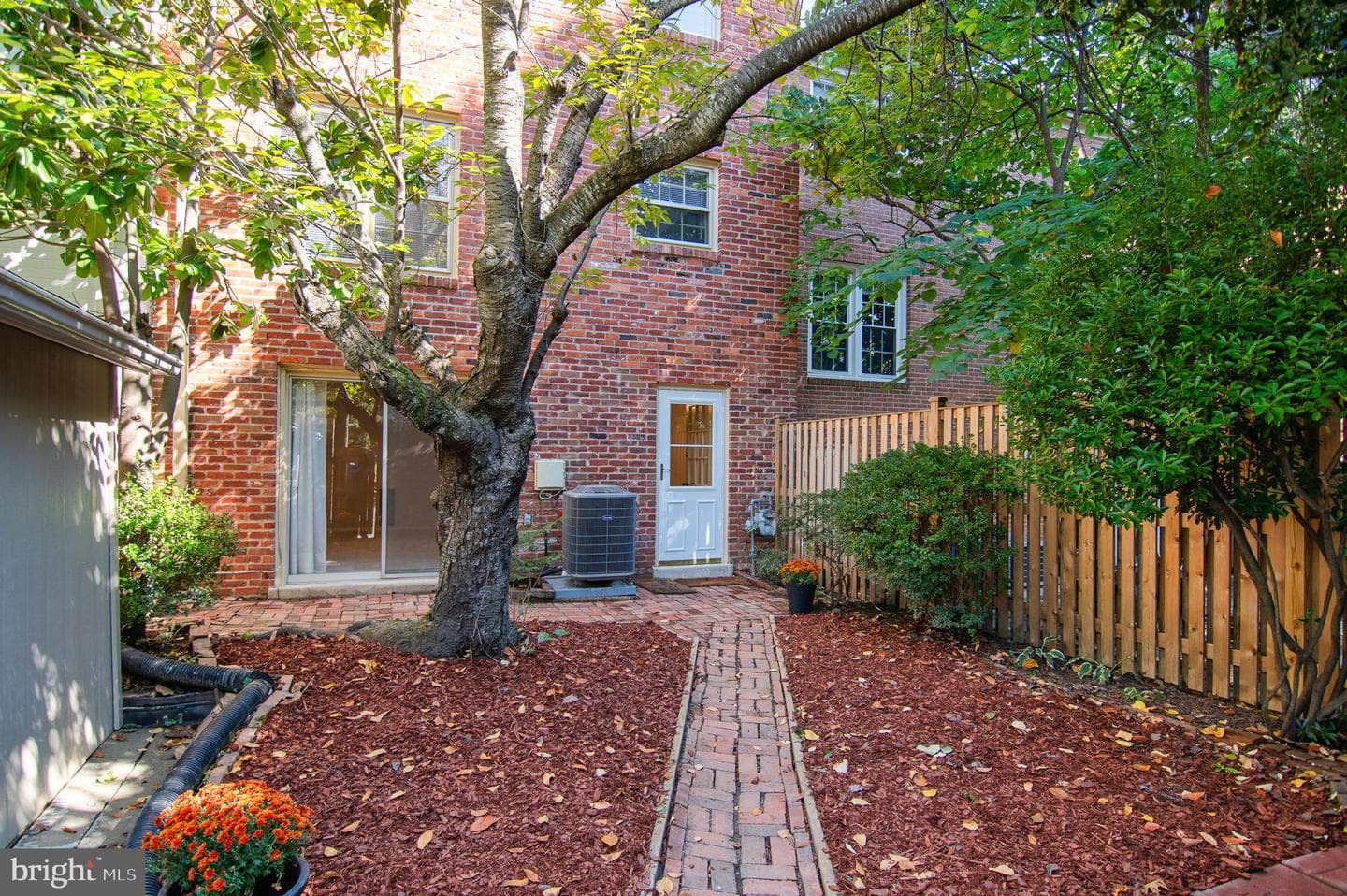 6010 Talford Court photo 2
