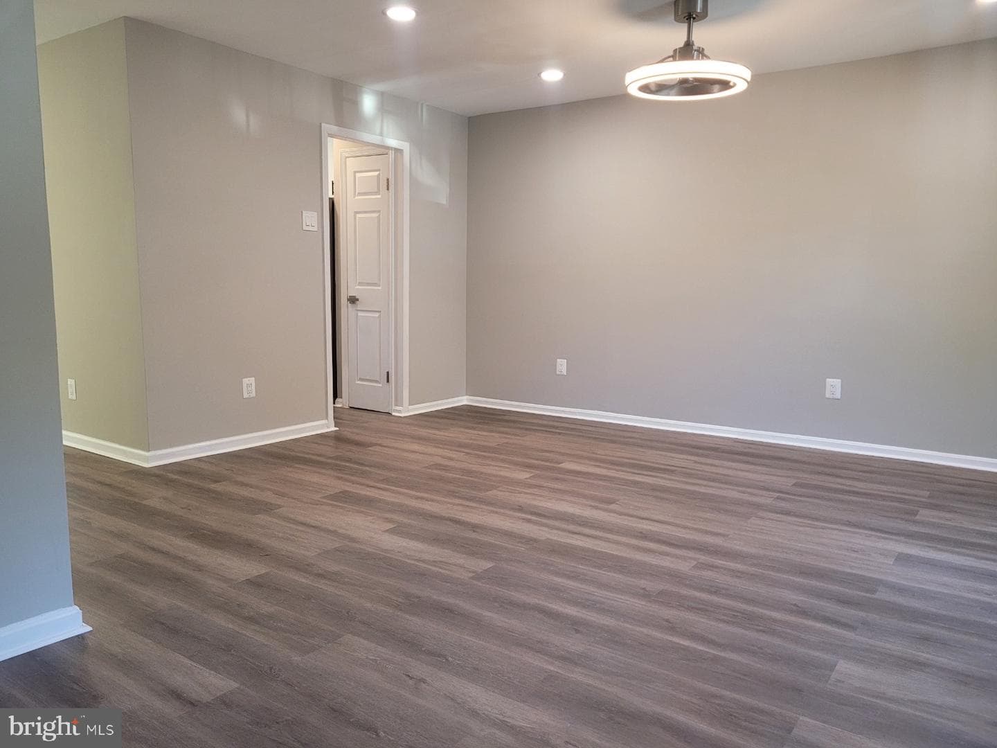 8367 Stationhouse Court photo 3