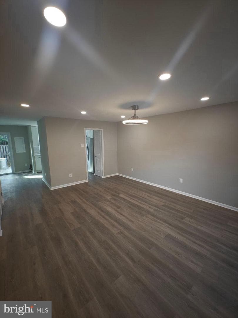 8367 Stationhouse Court photo 4