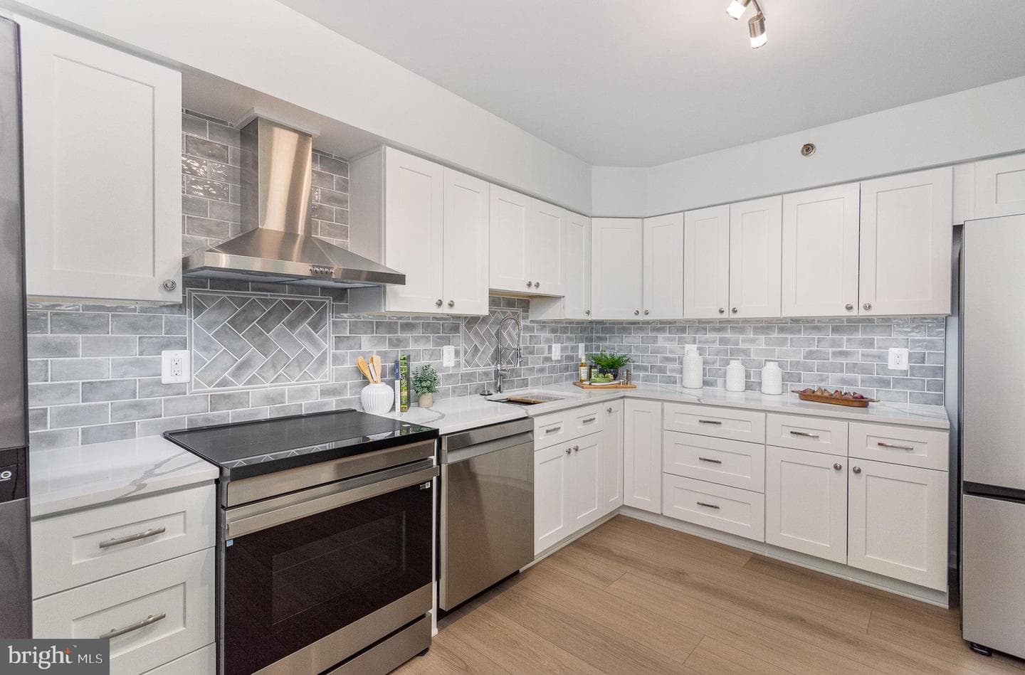 3713 S George Mason Drive #211w photo 15