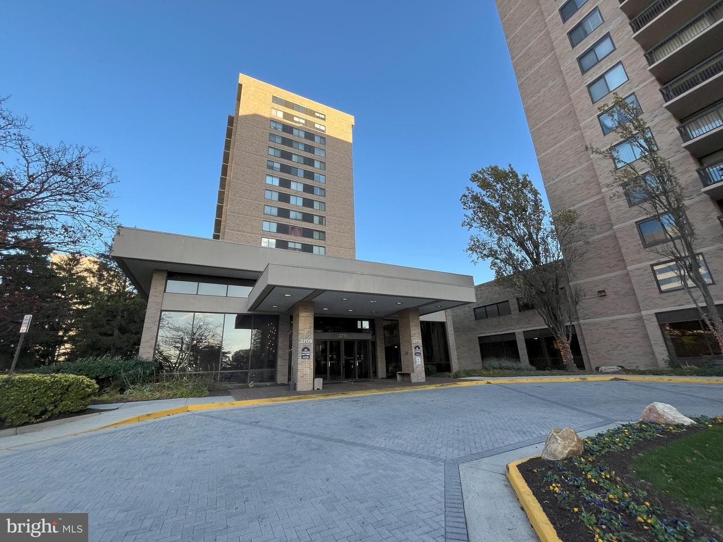 3713 S George Mason Drive #211w photo 32