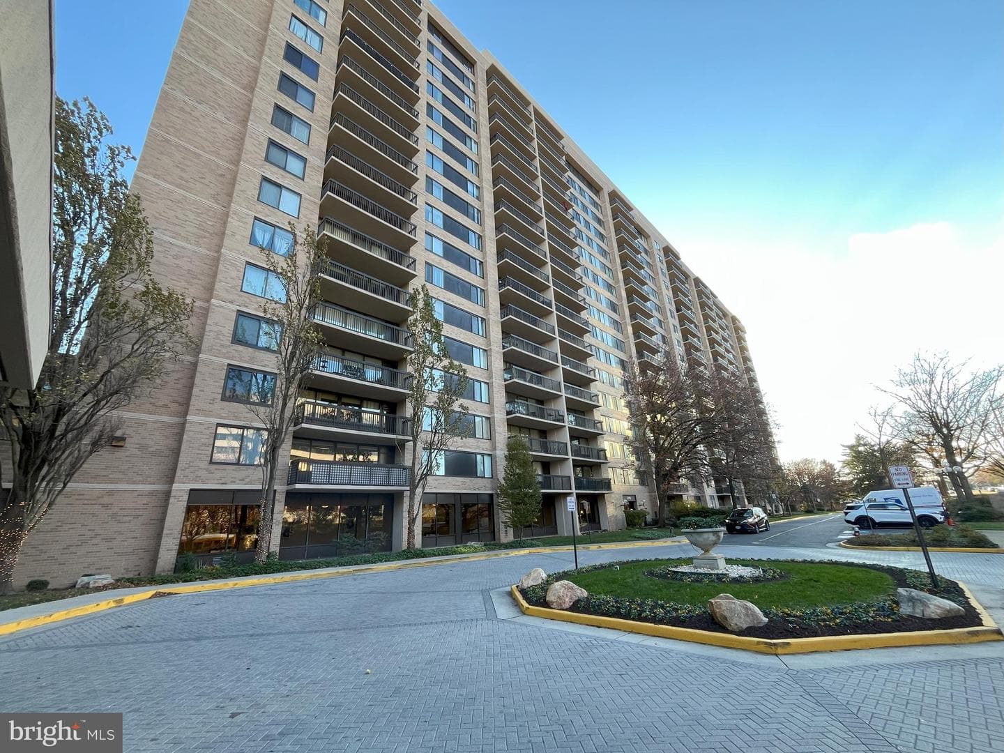 3713 S George Mason Drive #211w photo 34