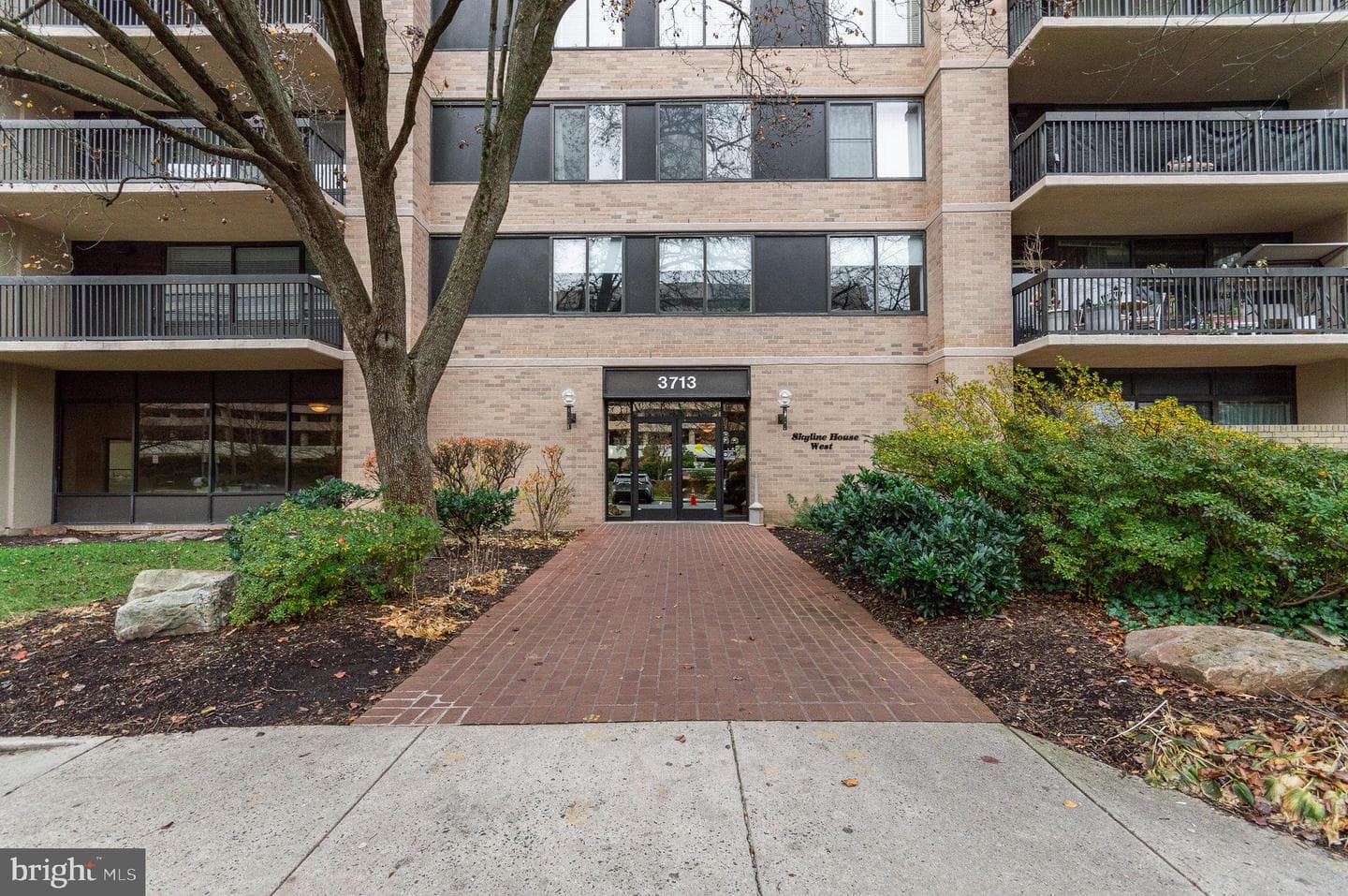 3713 S George Mason Drive #211w photo 5