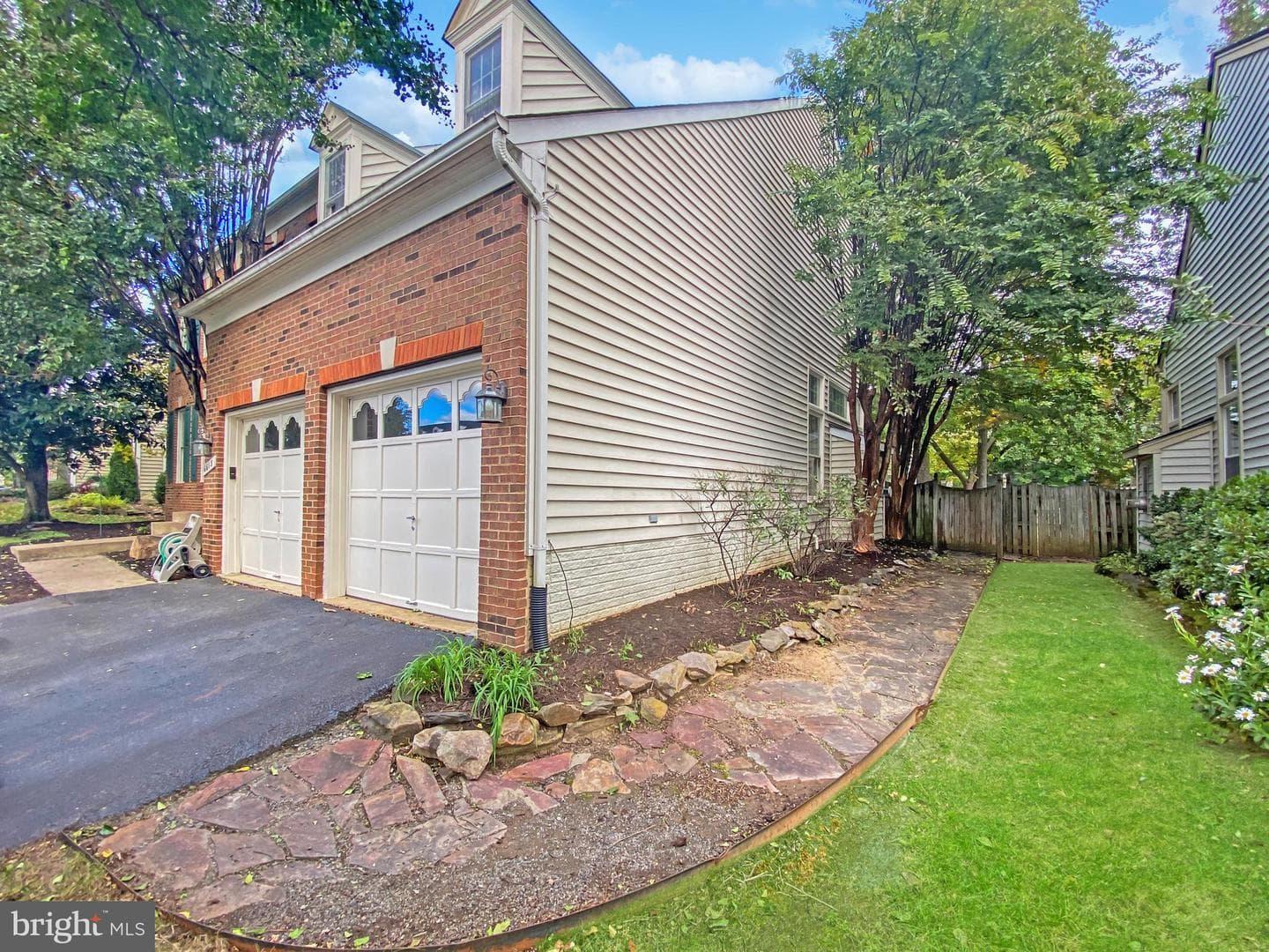 6613 Oak Rock Court photo 3