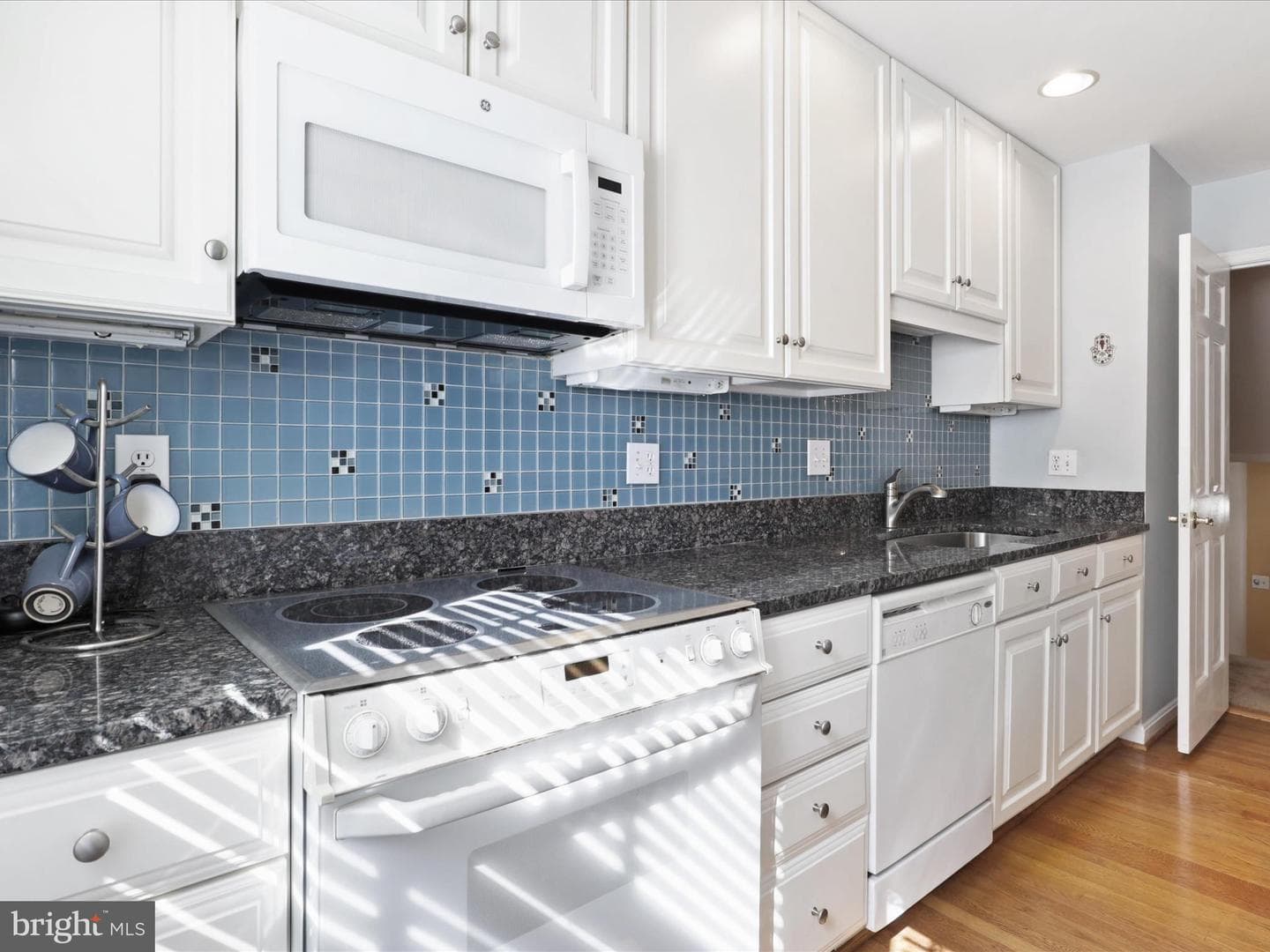 6649 Midhill Place photo 16