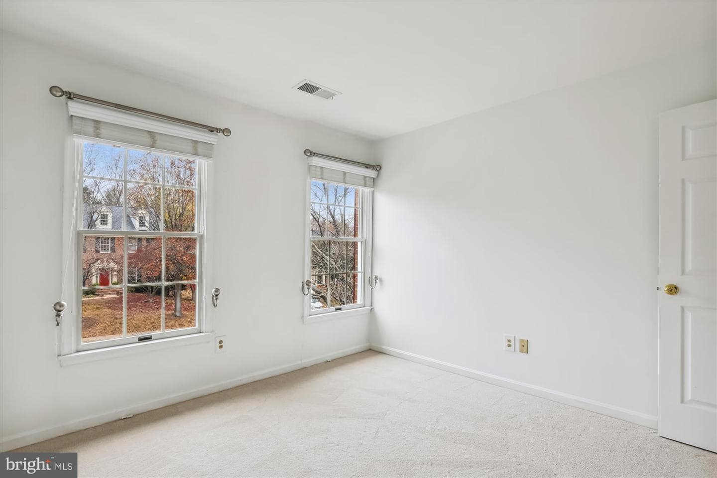 9322 Braymore Circle photo 29