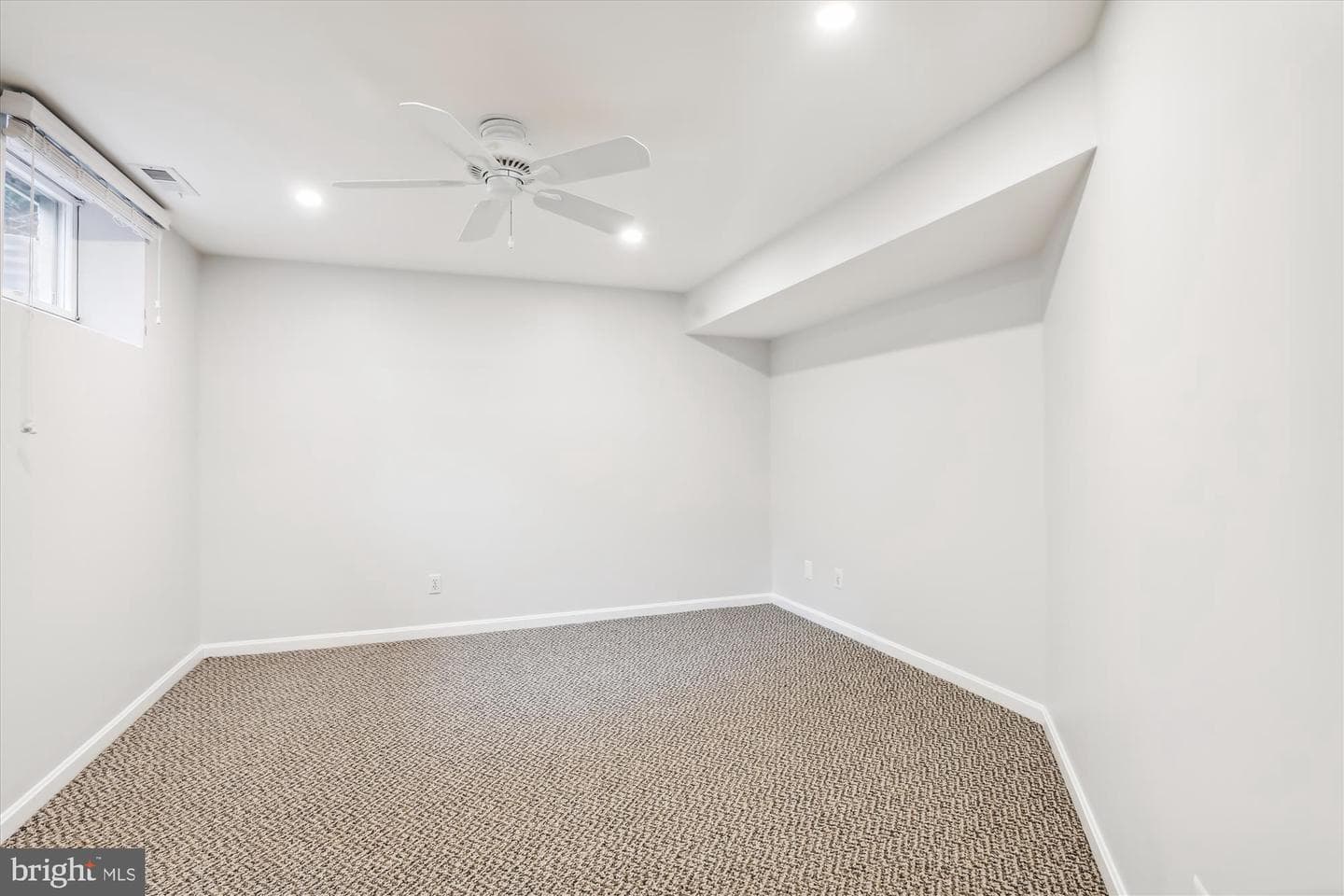 9322 Braymore Circle photo 35