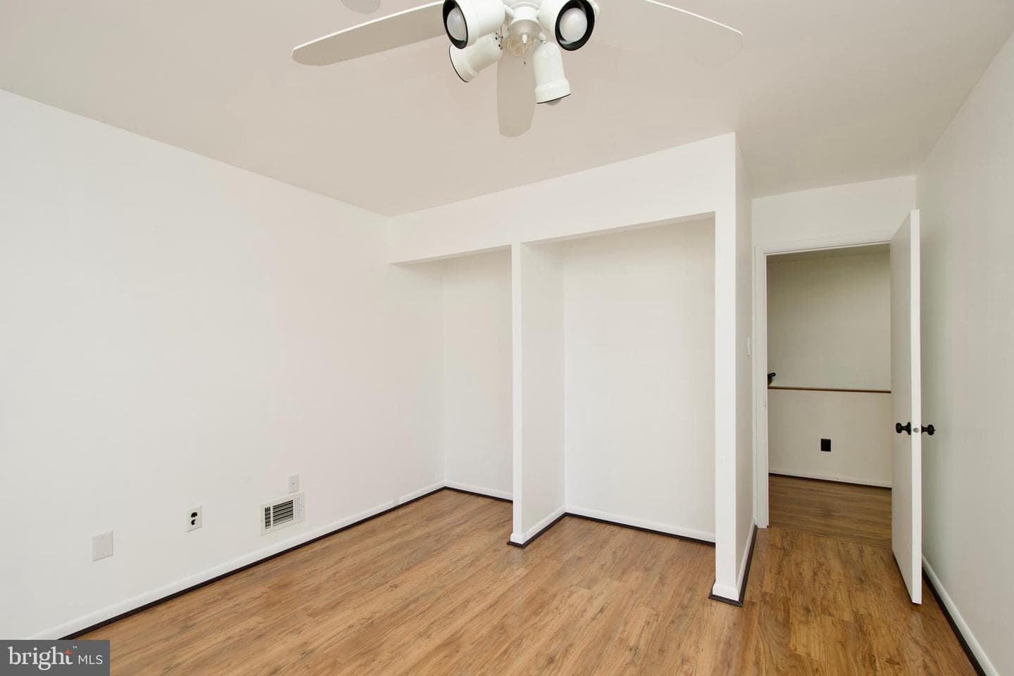 4118 Galesbury Lane photo 18