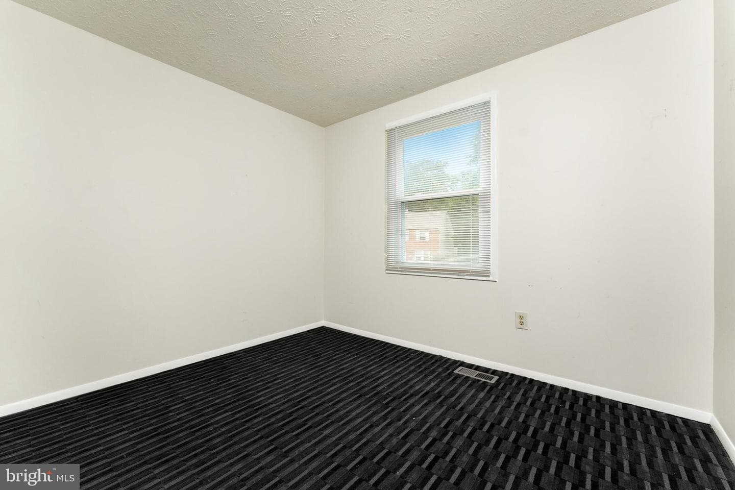 8062 Donegal Lane photo 21