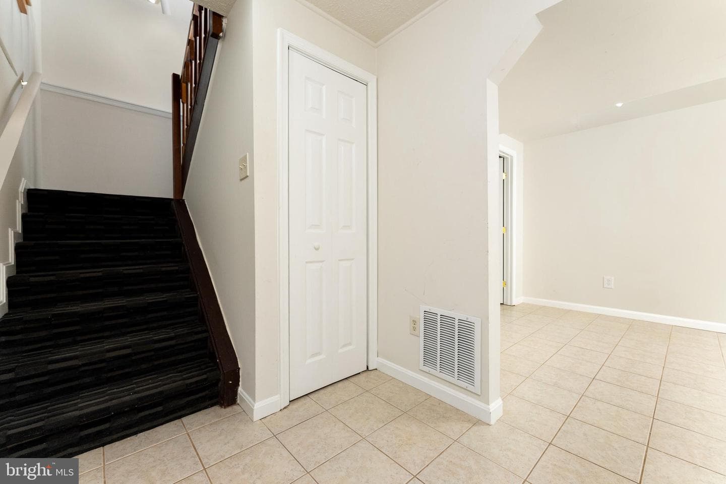 8062 Donegal Lane photo 25