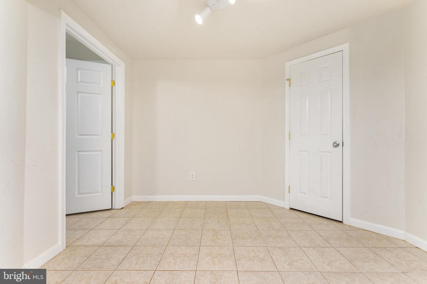 8062 Donegal Lane photo 28