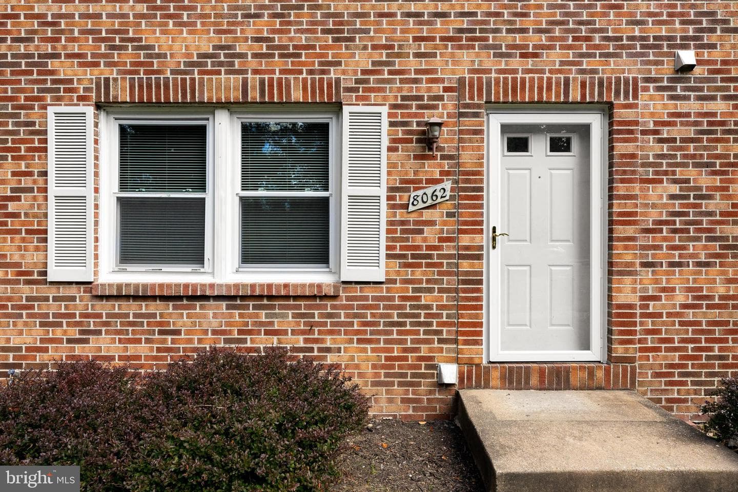 8062 Donegal Lane photo 3