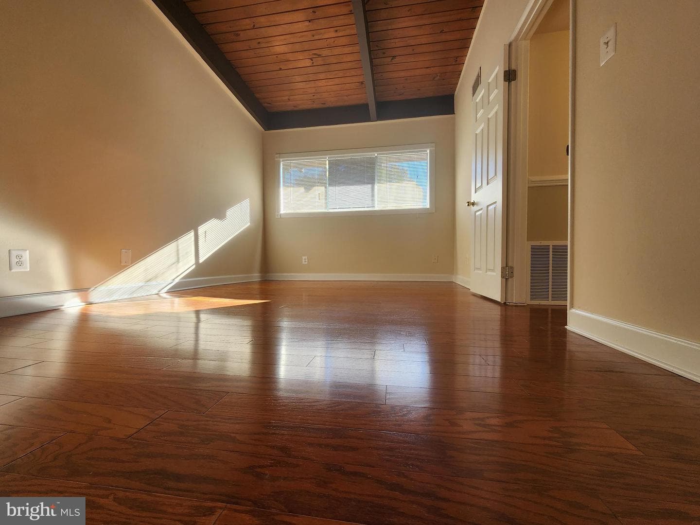 4905 Americana Drive #4905h photo 6