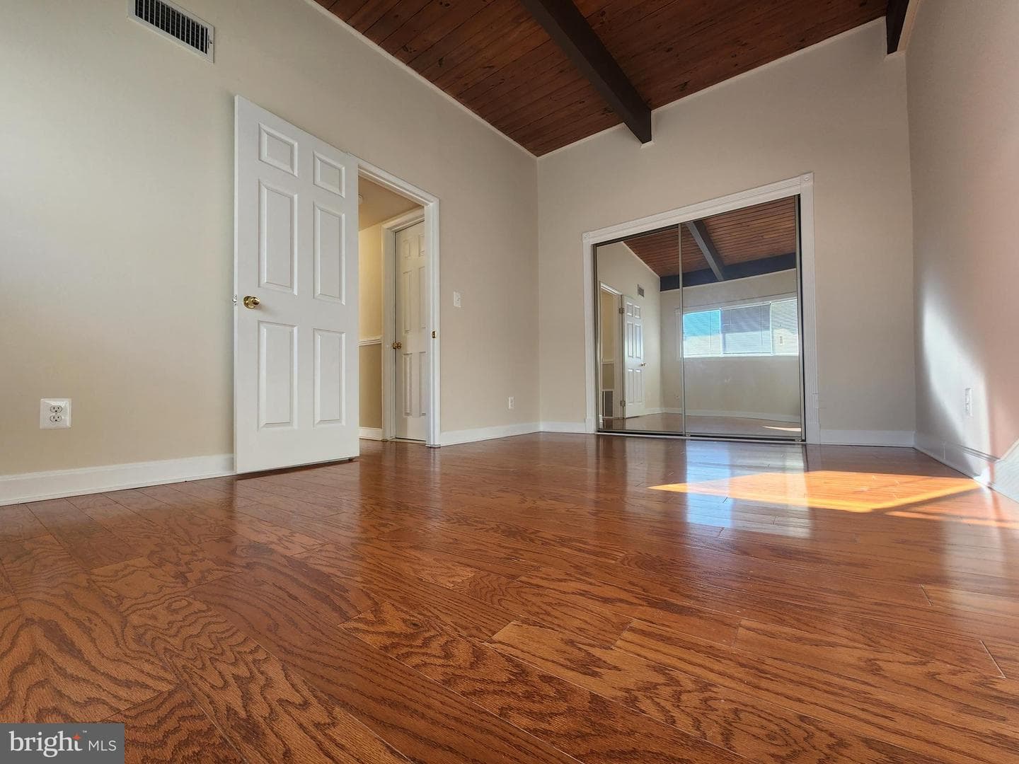 4905 Americana Drive #4905h photo 8