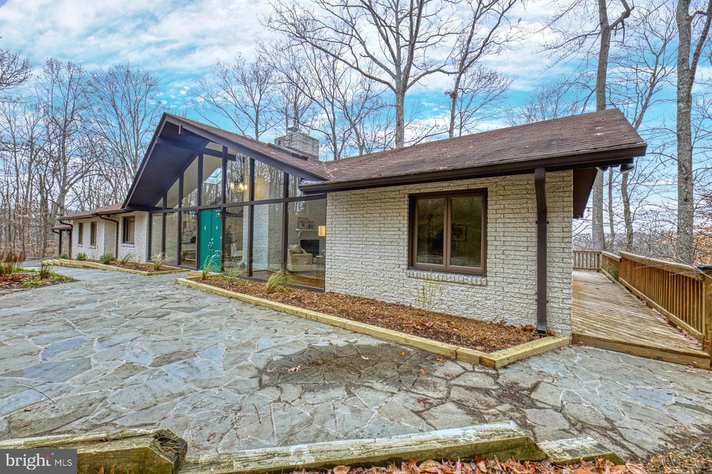 6809 Glencove Drive photo 2
