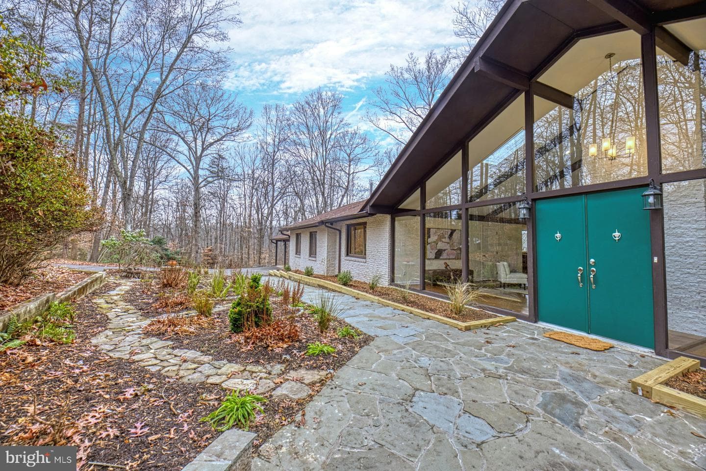 6809 Glencove Drive photo 3