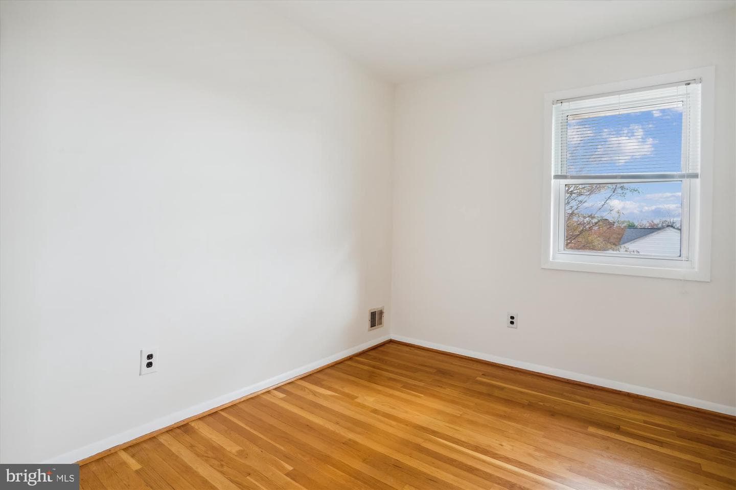 6123 Hibbling Avenue photo 18
