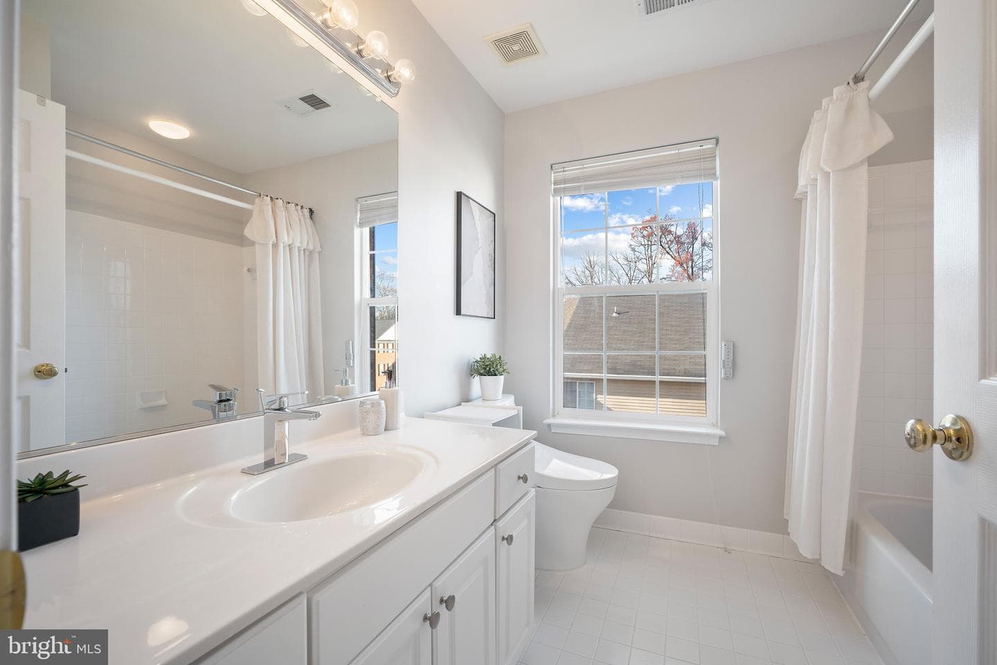 6365 Regal Oak Drive photo 20