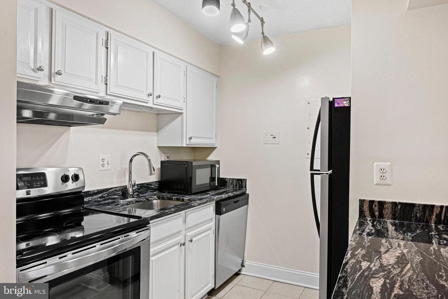 1808 Old Meadow Road #716 photo 6