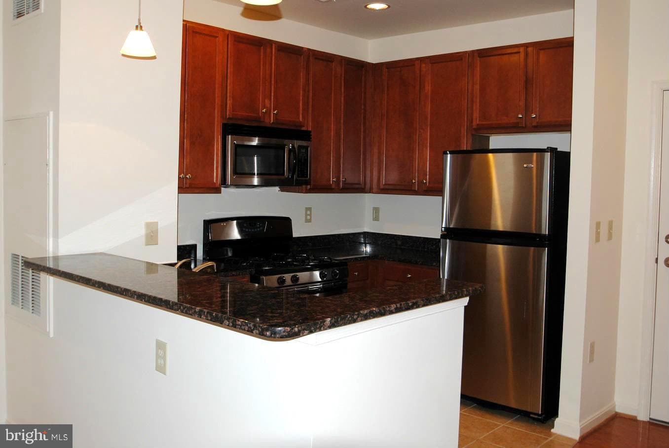 2665 Prosperity Avenue #210 photo 4