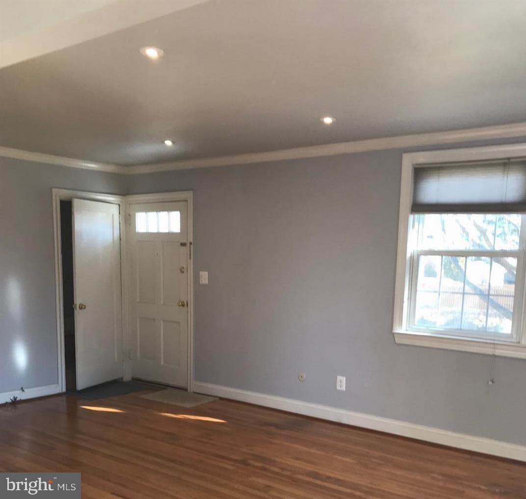 2902 Summerfield Road photo 2