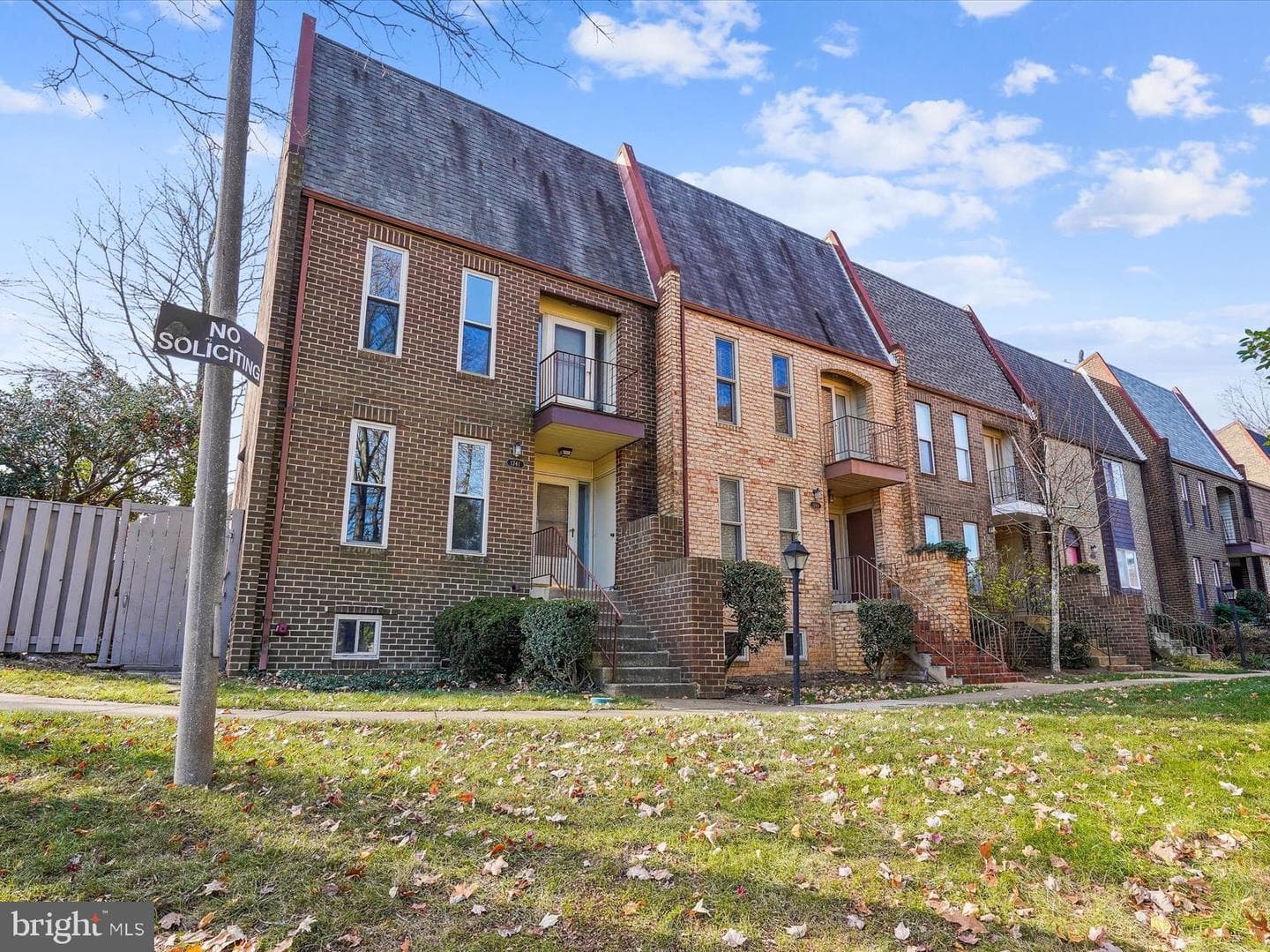 1741 Cy Court photo 2
