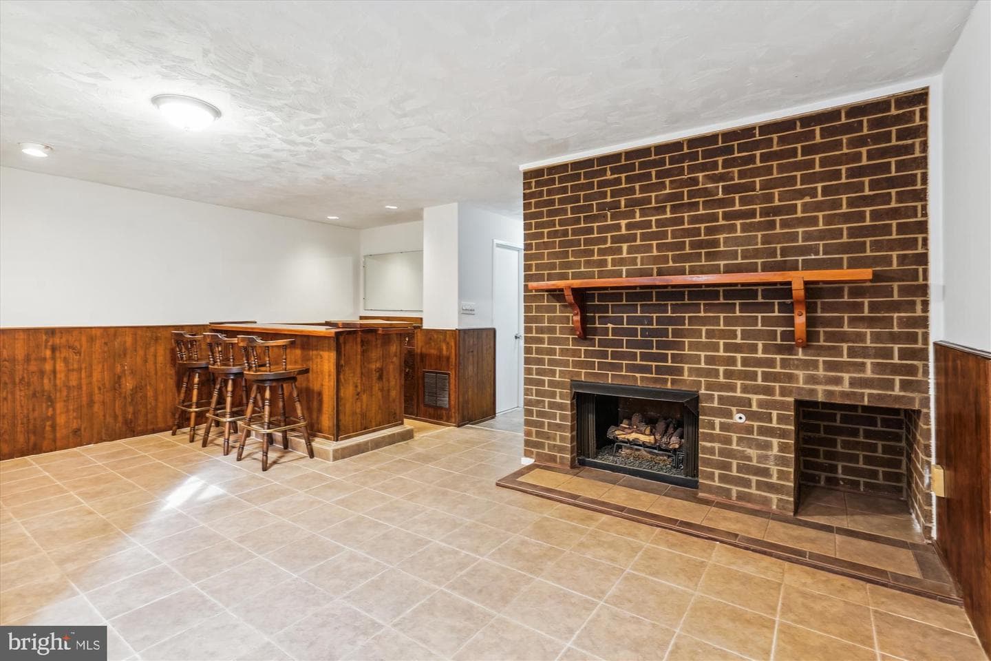 1741 Cy Court photo 26