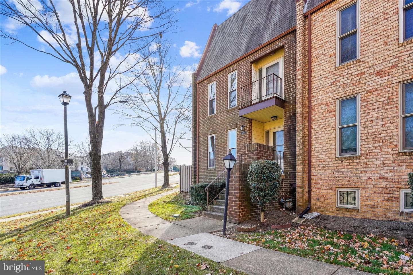 1741 Cy Court photo 3