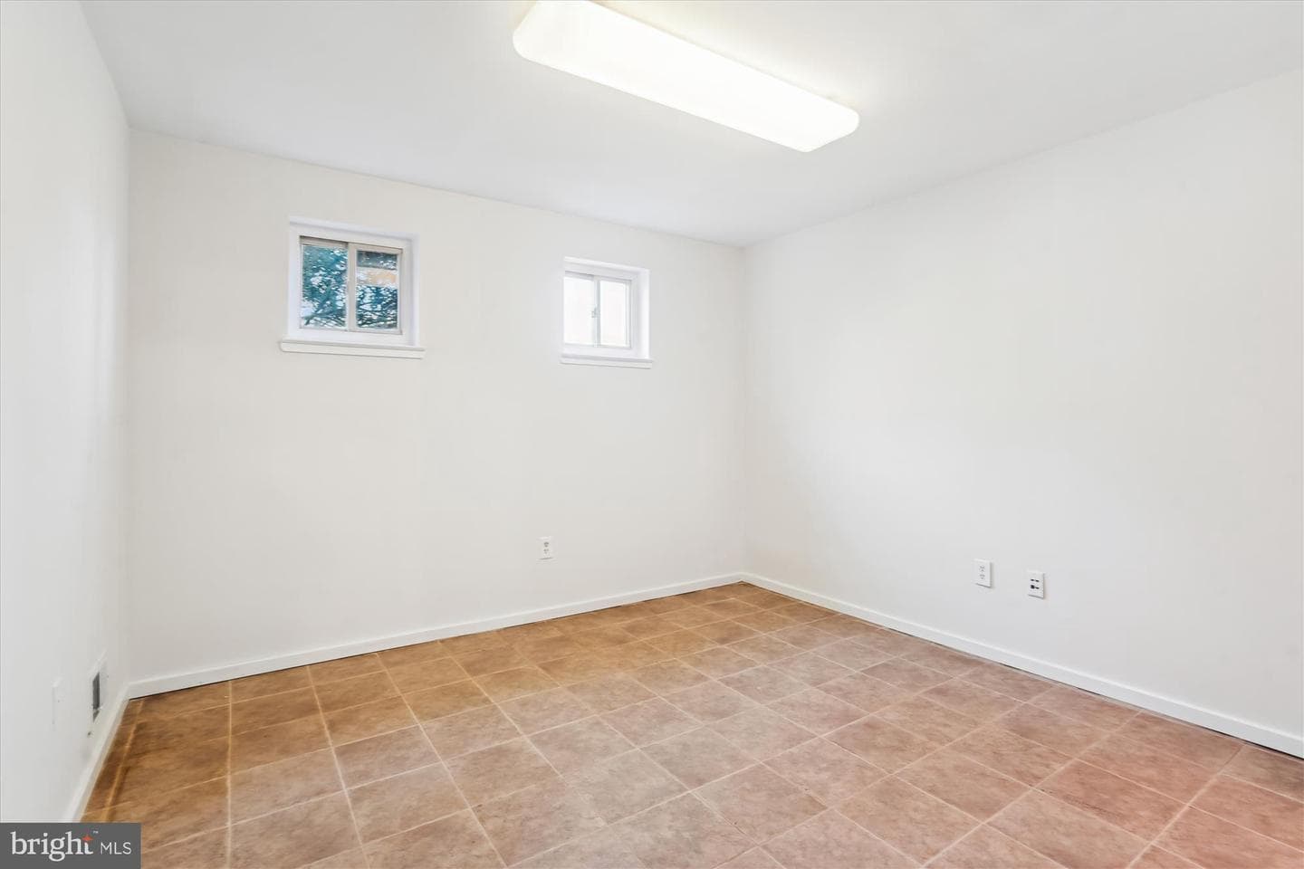 1741 Cy Court photo 30