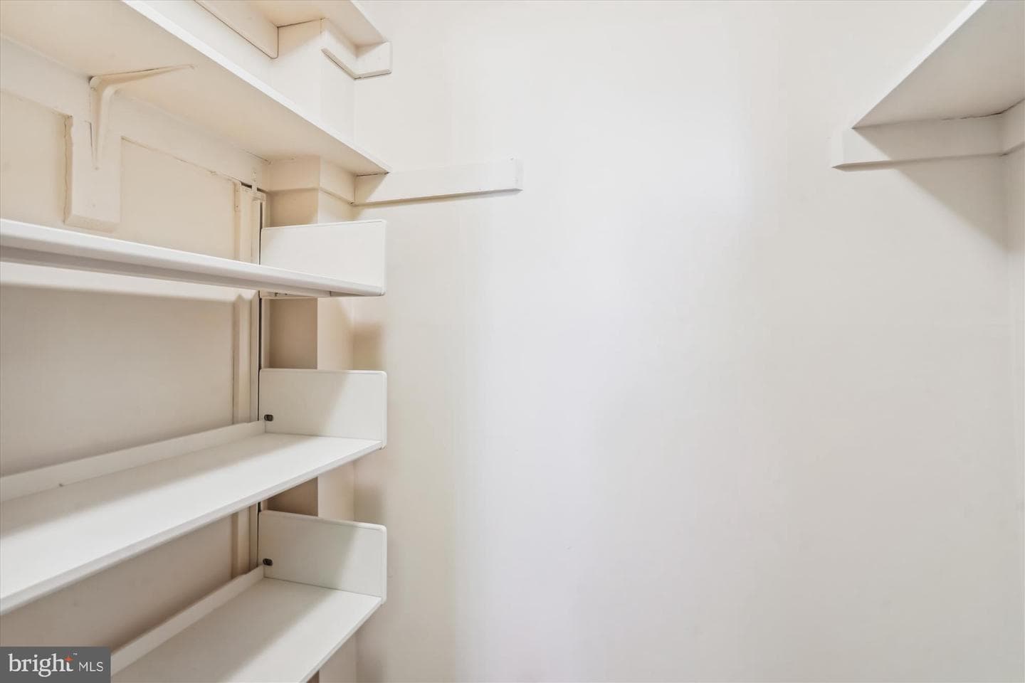 1741 Cy Court photo 32