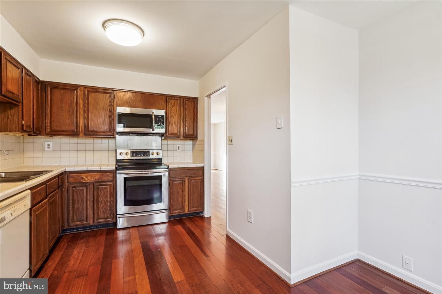 1741 Cy Court photo 5